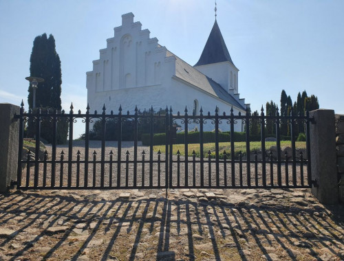 Låge Diernæs kirke 