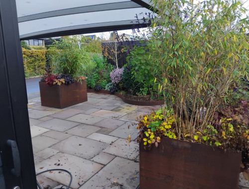 Cortenståls højbede og spejl Basin til kunde i Skanderborg 